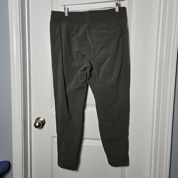 Athleta Trekkie North Jogger 27.5"- 12 Aspen Olive - Picture 4 of 6